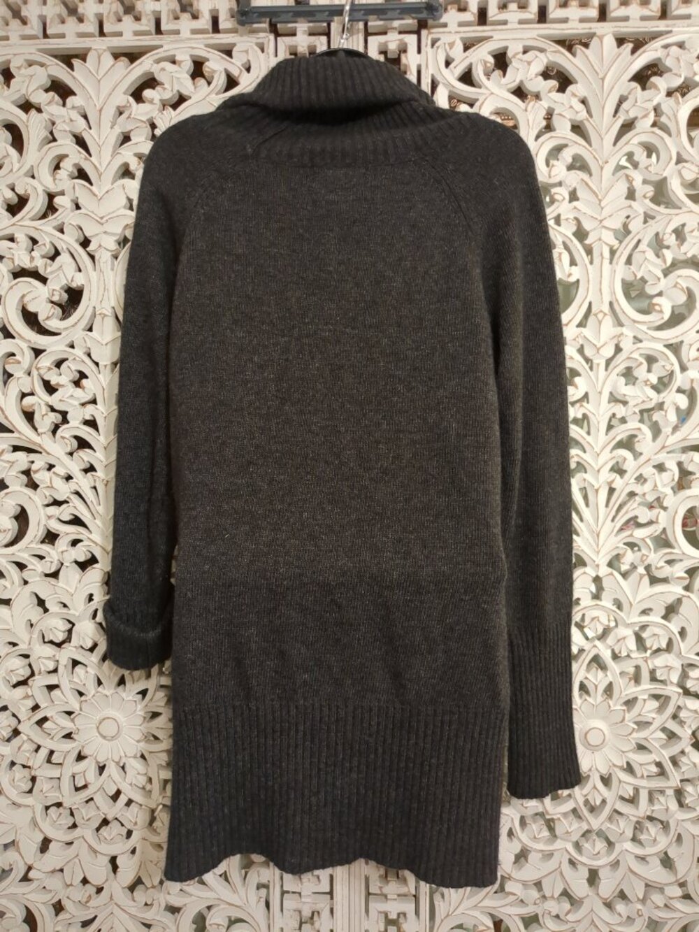 L โโ๐ฌ Long Sleeve Cowl Neck Grey Sweater - Picture 7 of 14